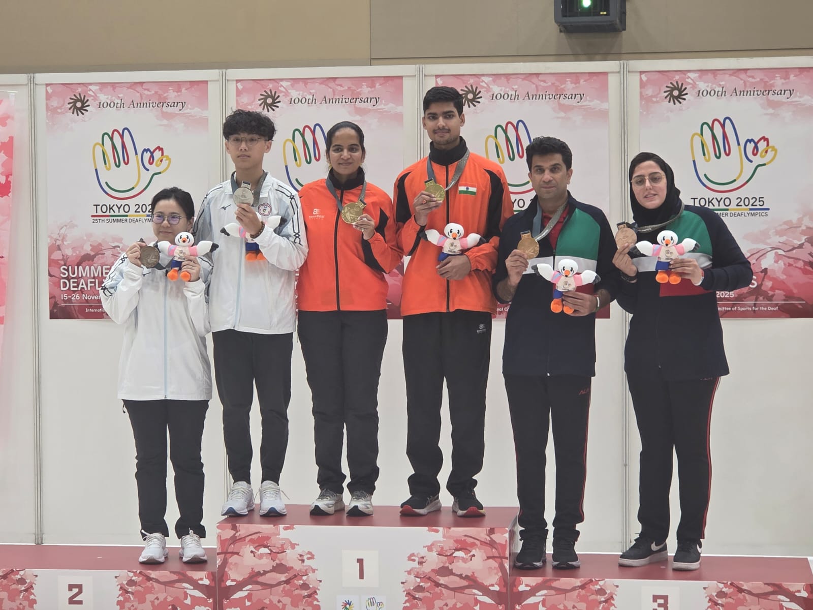 Abhinav Deshwal and Pranjali Dhumal clinch Air Pistol mixed team Gold at Deaflympics